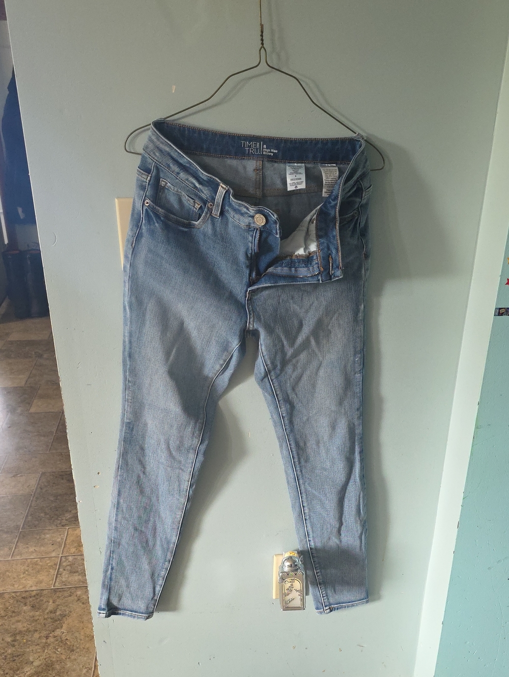 Time and Tru Faded Light Blue Skinny Jeans